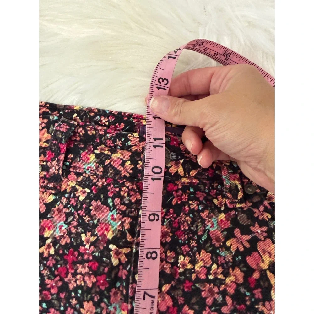 Vintage 90's  - Floral Denim Shorts High Rise 5